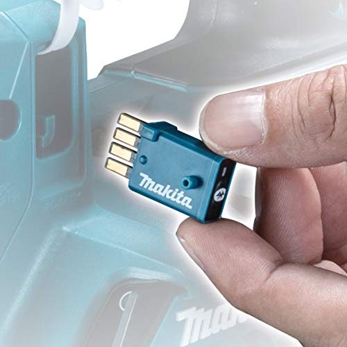 Makita HS611DZ in use