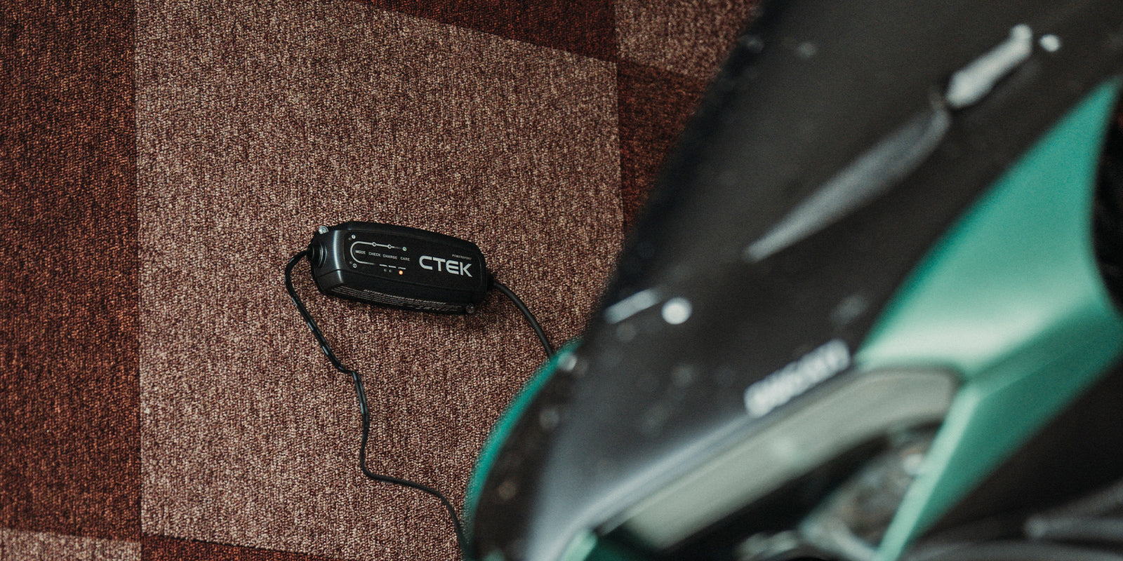 CTEK CT5 Powersport battery charger