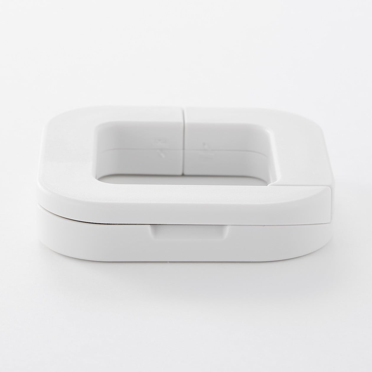MUJI travel bag hanger, alternate view